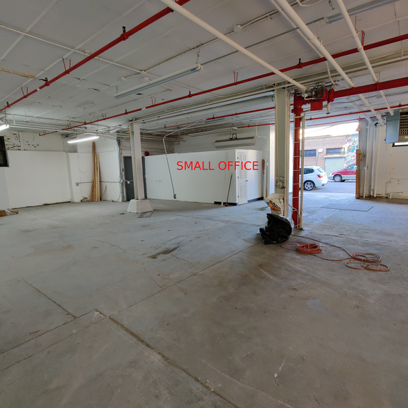 3607 36th Ave, Long Island City, NY for lease - Building Photo - Image 3 of 8