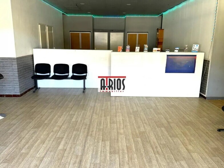 Office in Toulon for lease - Interior Photo - Image 3 of 5