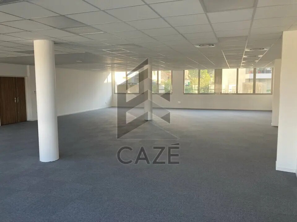 Office in Angoulême for lease Interior Photo- Image 1 of 6