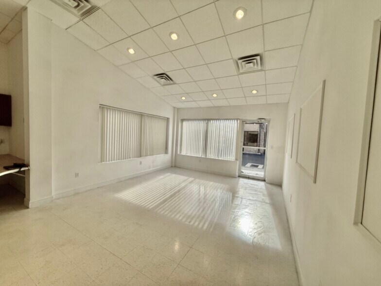 222 Elm St, North Haven, CT for lease - Building Photo - Image 3 of 9