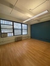 330 W 38th St, New York, NY for lease Building Photo- Image 2 of 6