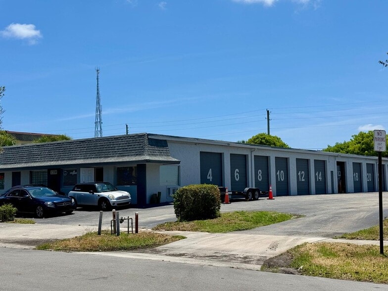 1330 S Killian Dr, Lake Park, FL for lease - Building Photo - Image 3 of 7