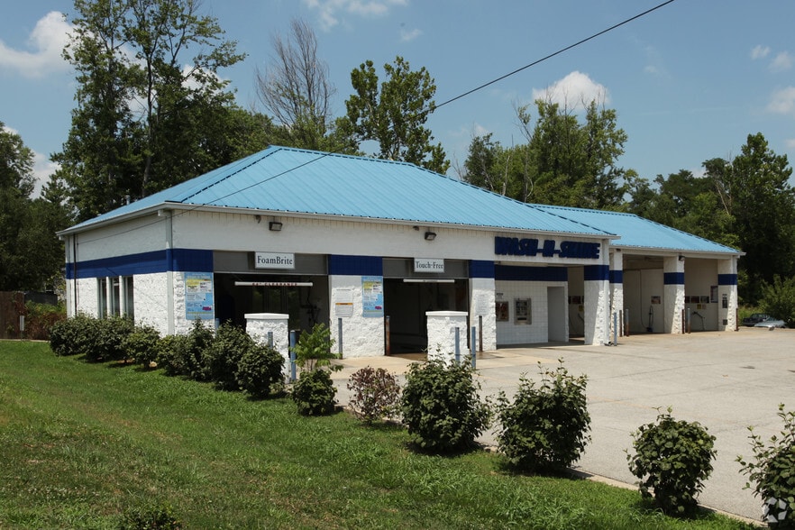 7 Established Car Washes portfolio of 7 properties for sale on LoopNet.com - Primary Photo - Image 3 of 5