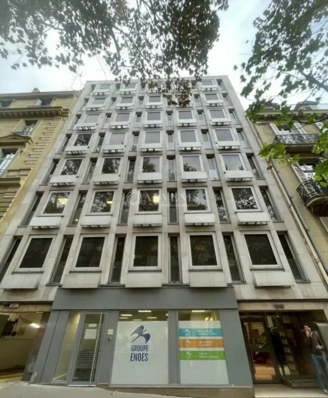 Office in Paris for lease Building Photo- Image 1 of 2