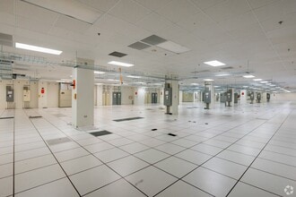 D Overlook Point, Lincolnshire, IL for lease Building Photo- Image 1 of 2