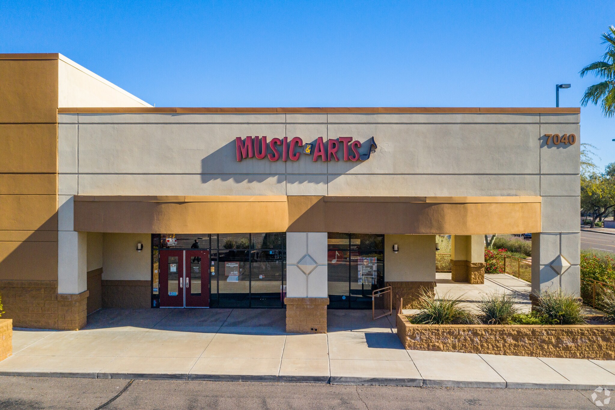 7012-7040 E Hampton Rd, Mesa, AZ 85209 - Mesa Pavilions | LoopNet.com