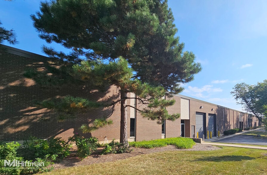 2-44 Plaza Dr, Westmont, IL for lease - Building Photo - Image 3 of 12