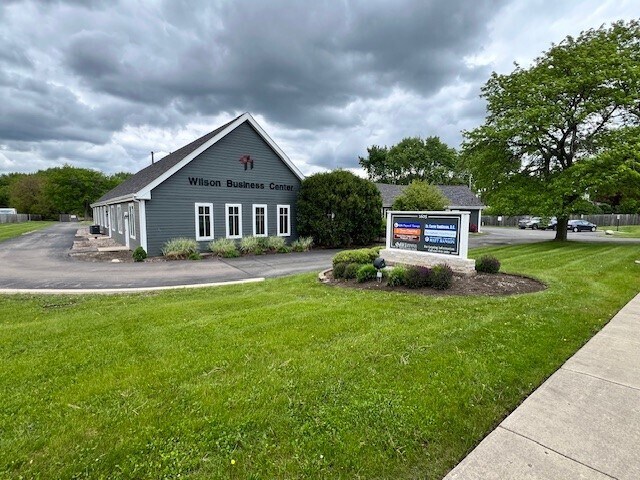 1605 W Wilson St, Batavia, IL for lease - Building Photo - Image 2 of 24