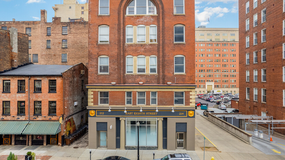 212-214 E 8th St, Cincinnati, OH for lease - Building Photo - Image 1 of 9