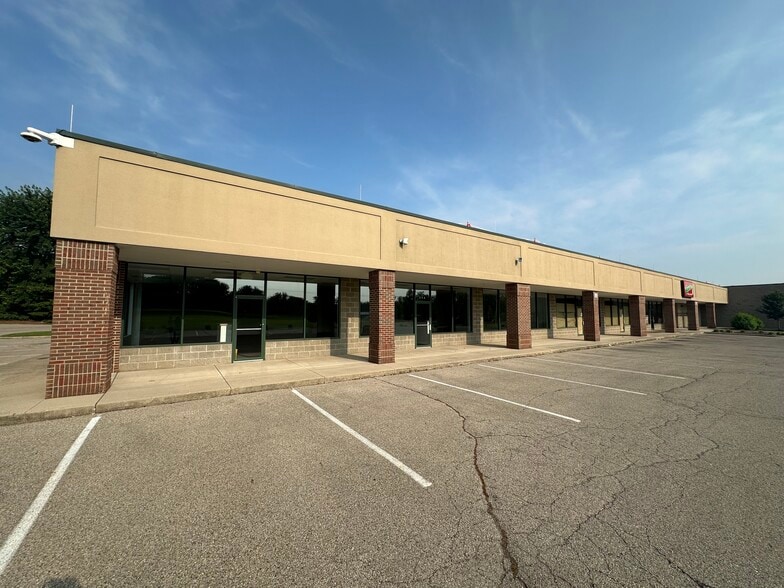 601-685 S Main St, Monroe, OH for lease - Building Photo - Image 2 of 4
