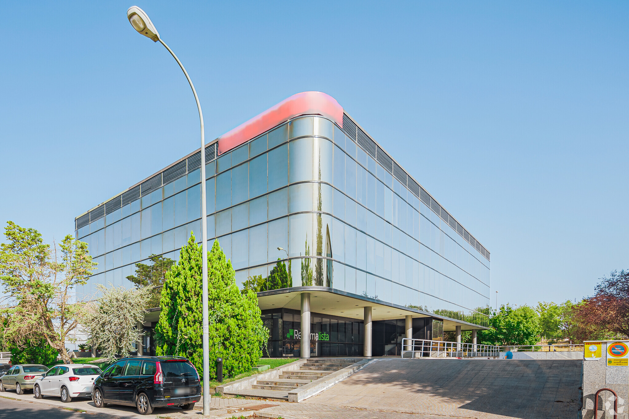 Office in Villaviciosa de Odón, MAD for sale Primary Photo- Image 1 of 4