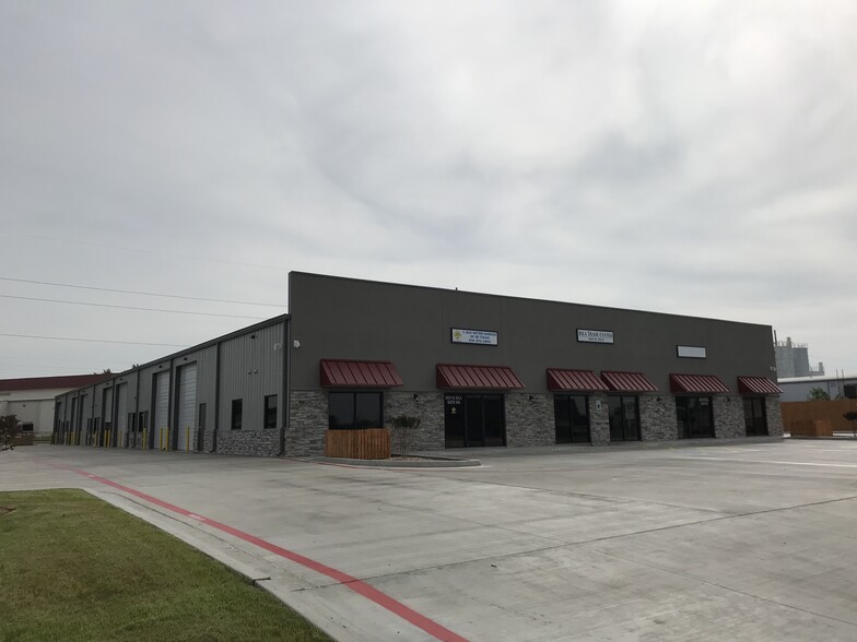 1904 W Iola St, Broken Arrow, OK for lease - Building Photo - Image 1 of 28