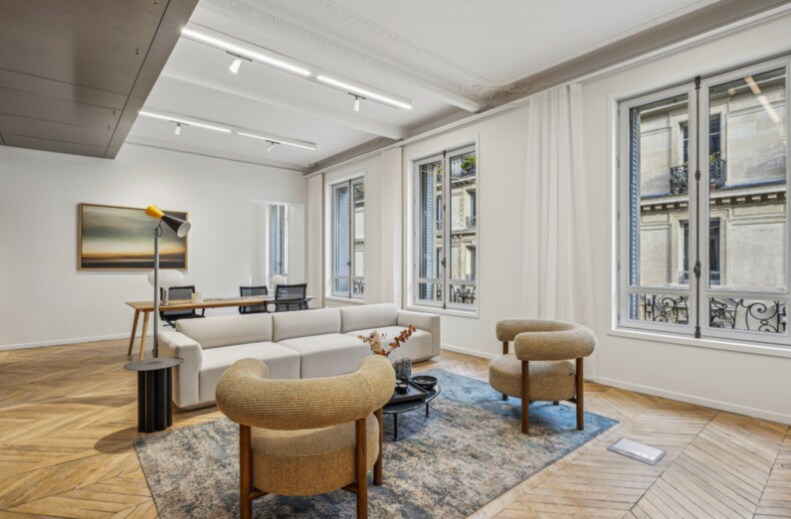 254 Boulevard Saint-Germain, Paris for lease Interior Photo- Image 1 of 3