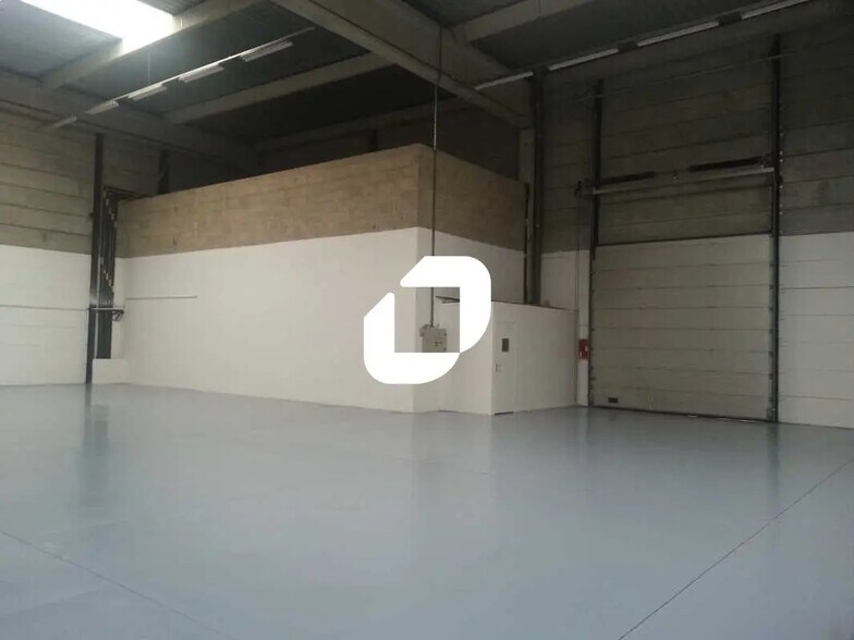 Office in Chambly for lease - Building Photo - Image 2 of 3