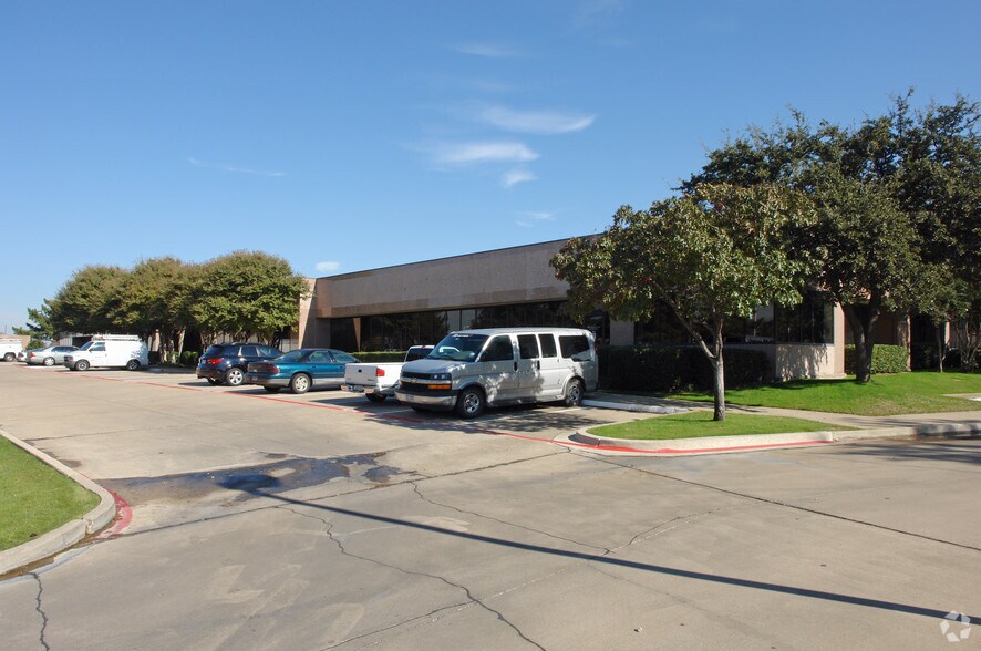 2411 Gateway Dr, Irving, TX for sale - Primary Photo - Image 1 of 1