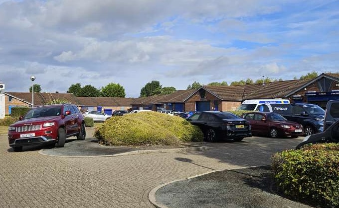 Kid Glove Rd, Warrington for lease - Primary Photo - Image 2 of 3