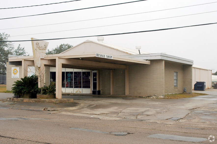 1011 W Texas Ave, Baytown, TX for sale - Building Photo - Image 2 of 5