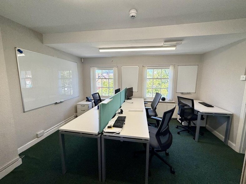 215 Stratford Rd, Solihull for sale - Interior Photo - Image 2 of 11