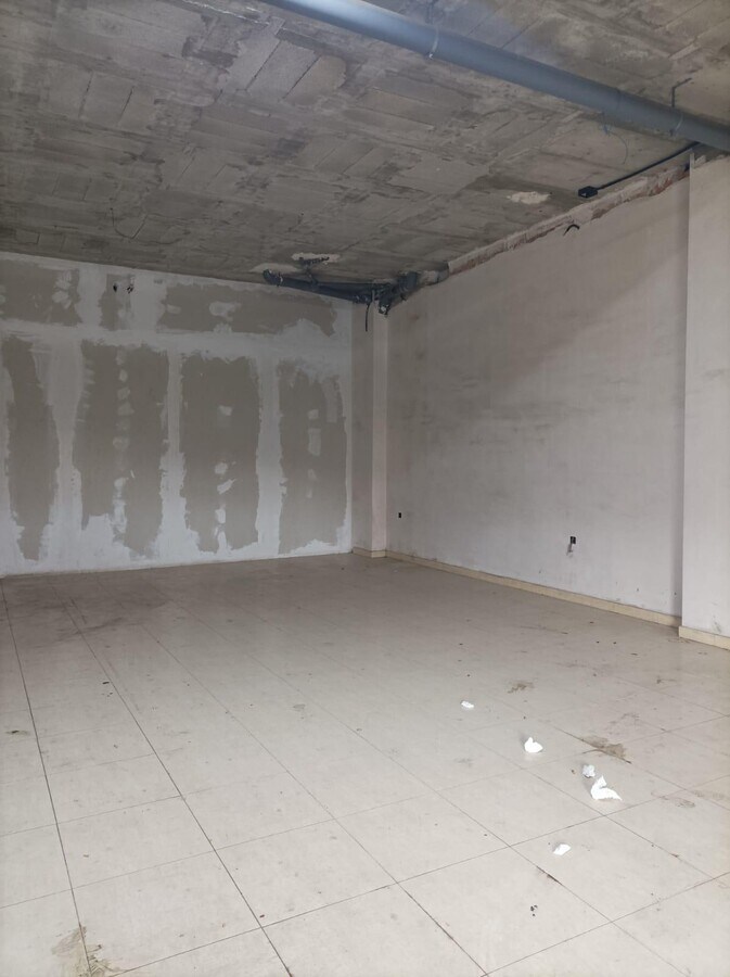 Manresa, BAR 08243 -  -  - Interior Photo - Image 1 of 4