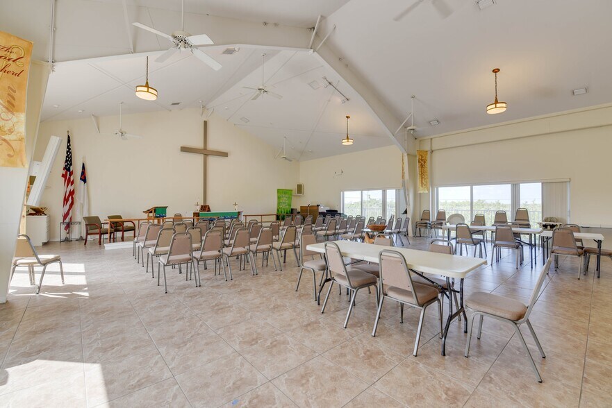 1250 Key Deer Blvd, Big Pine Key, FL for sale - Primary Photo - Image 1 of 1