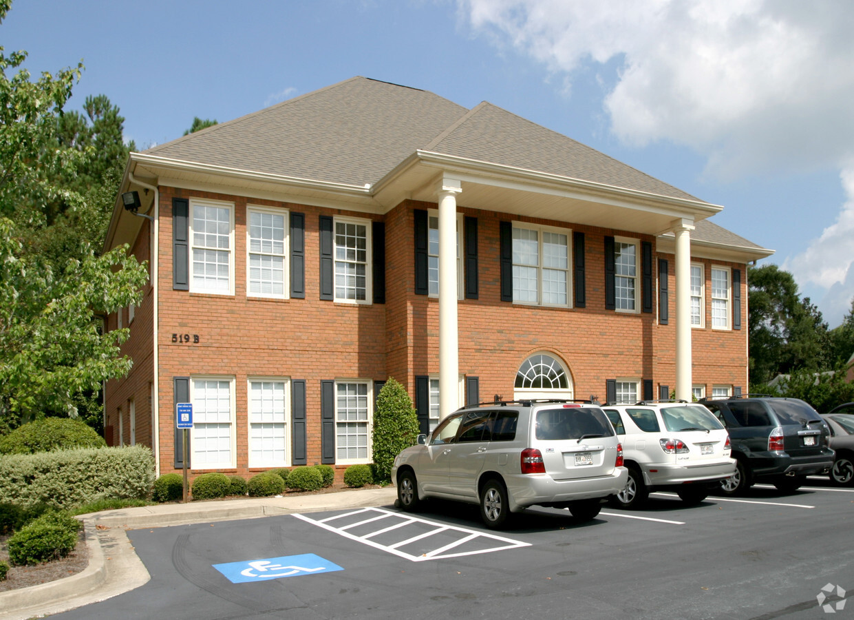 519 Johnson Ferry Rd, Marietta, GA for lease Building Photo- Image 1 of 21