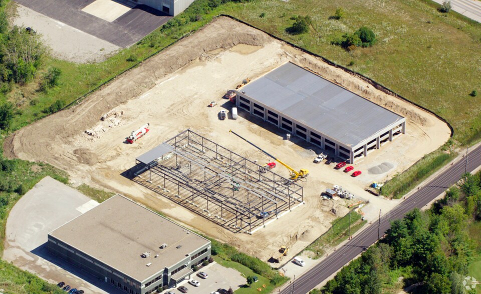 234 Lockhart Rd, Barrie, ON L4N 9G8