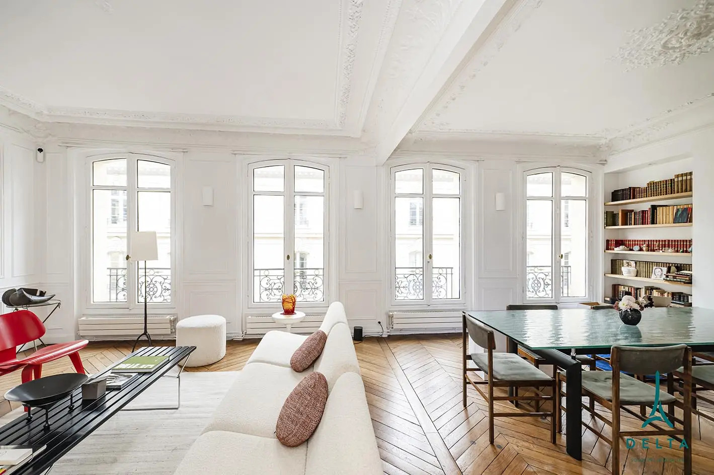 Office in Paris for sale Interior Photo- Image 1 of 12