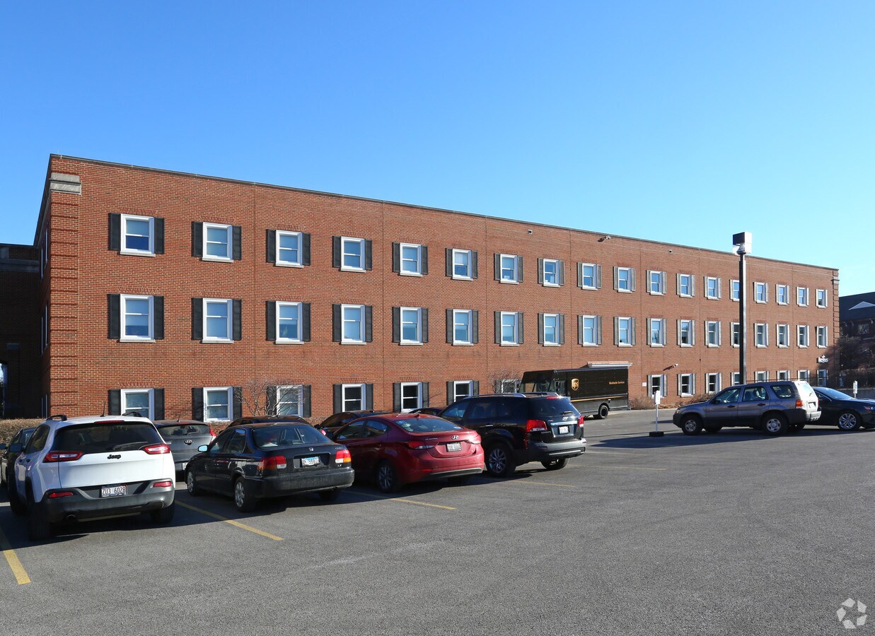 350 S Northwest Hwy, Park Ridge, IL 60068 Park Ridge Plaza