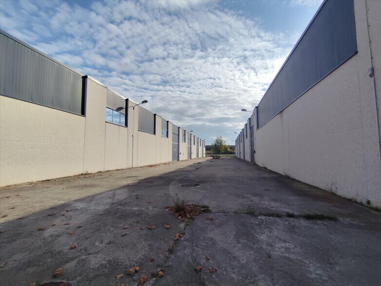 Industrial in Hormilla for sale - Building Photo - Image 2 of 13