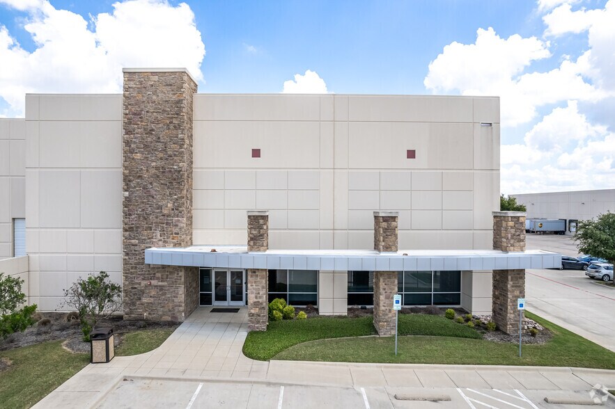 1650 Lakeside Pky, Flower Mound, TX for lease - Building Photo - Image 3 of 5