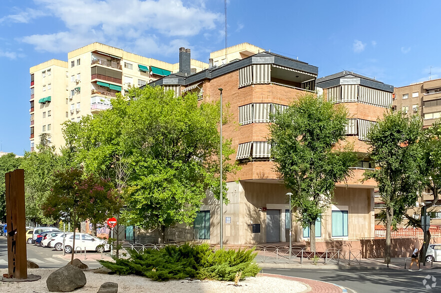 Multifamily in Coslada, MAD for sale - Primary Photo - Image 1 of 2