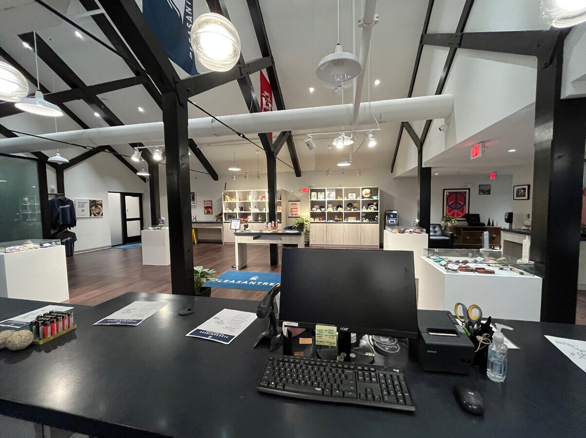 422 Amity St, Amherst, MA 01002