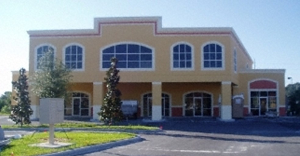 1020 E Brandon Blvd, Brandon, FL for lease - Building Photo - Image 1 of 3