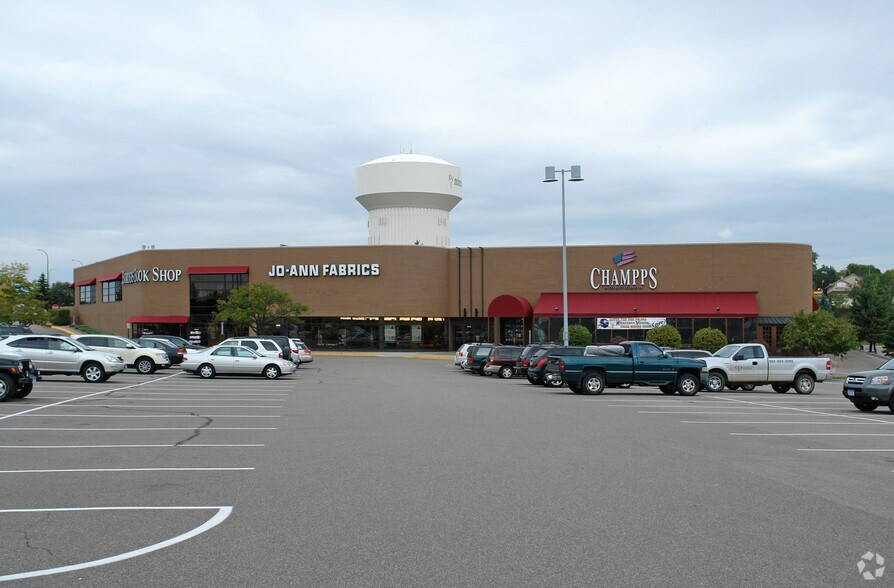 1501-1635 Plymouth Rd, Hopkins, MN for lease - Building Photo - Image 1 of 12