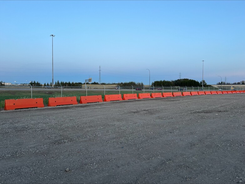 11010 Winterburn Rd NW, Edmonton, AB for lease - Building Photo - Image 1 of 3