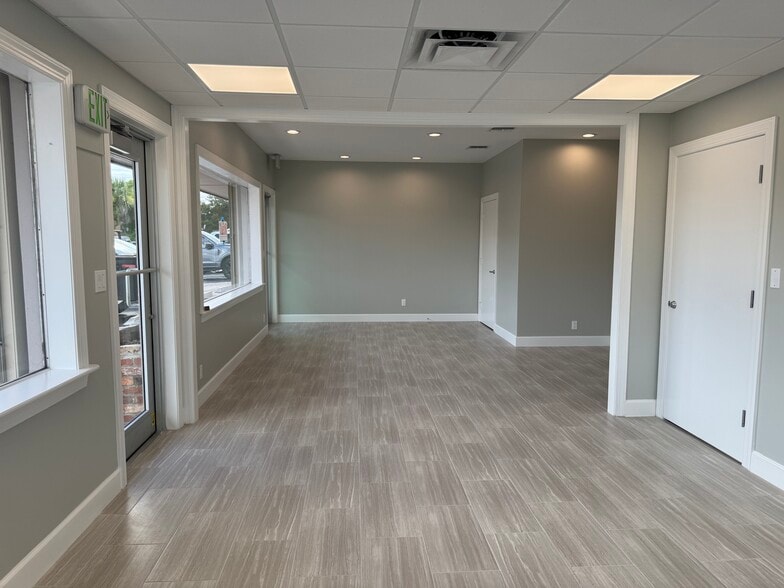 144 Jupiter St, Jupiter, FL for lease - Building Photo - Image 2 of 8