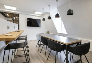 9-11 The Quadrant, Richmond for lease Interior Photo- Image 2 of 6