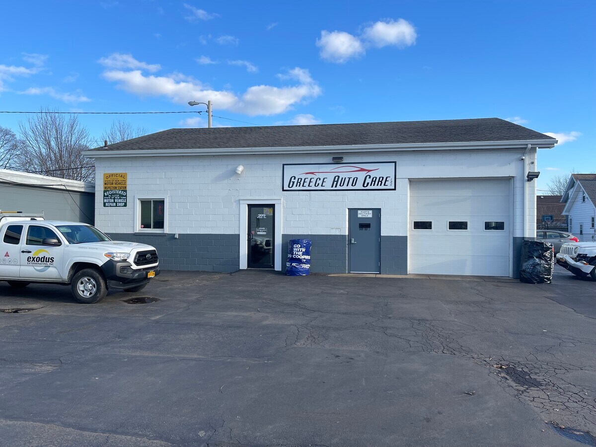 399 Stone Rd, Greece, NY 14616