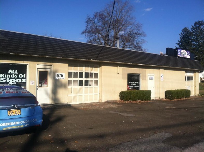 976 Little Britain Rd, New Windsor Township, NY for sale - Building Photo - Image 1 of 1