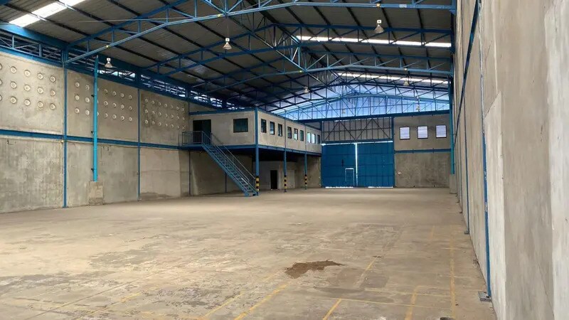 Industrial in Bagnolet for lease Building Photo- Image 1 of 2