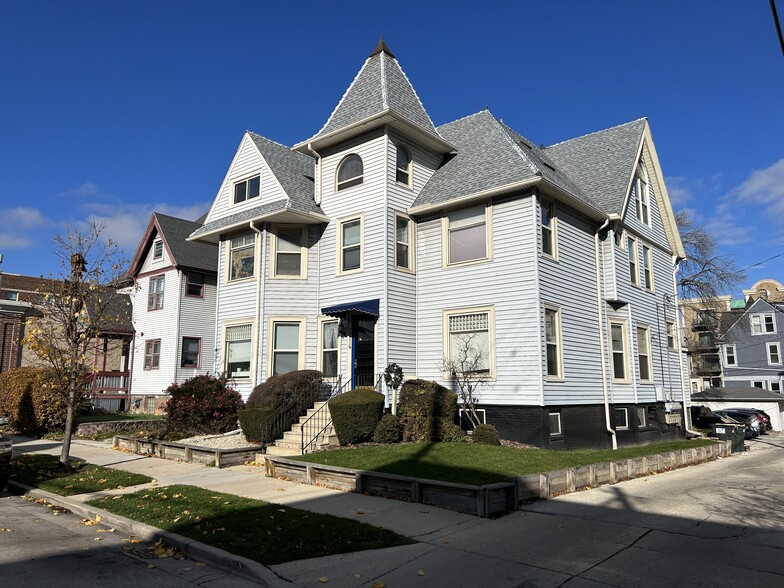 1714 E Irving Pl, Milwaukee, WI for sale - Building Photo - Image 1 of 1