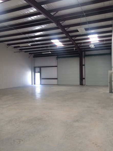 21627 Rhodes Rd, Spring, TX for lease - Building Photo - Image 2 of 31