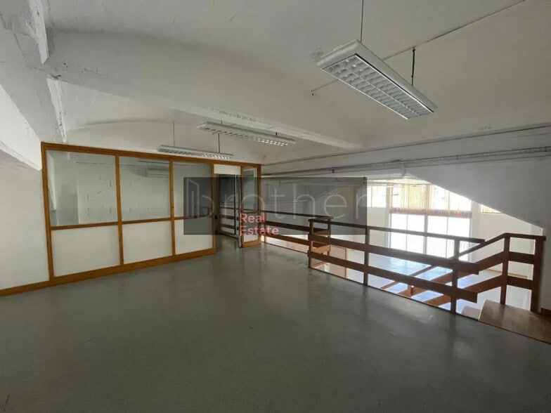 Office in Bordeaux for lease - Interior Photo - Image 3 of 6