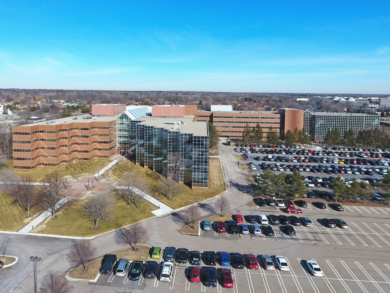 300 Galleria Officentre, Southfield, MI for lease - Building Photo - Image 1 of 20