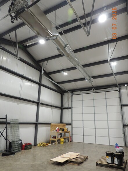 2305 Wade Cir S, Conroe, TX for sale - Building Photo - Image 3 of 7