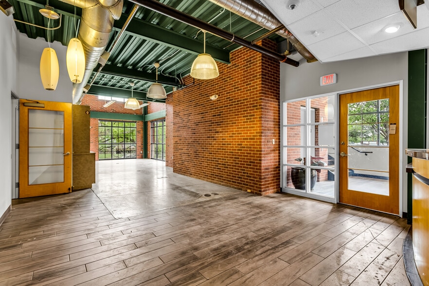 4340 N Josey Ln, Carrollton, TX for sale - Interior Photo - Image 2 of 8