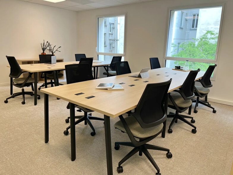 65 Rue Ordener, Paris for lease - Building Photo - Image 1 of 25