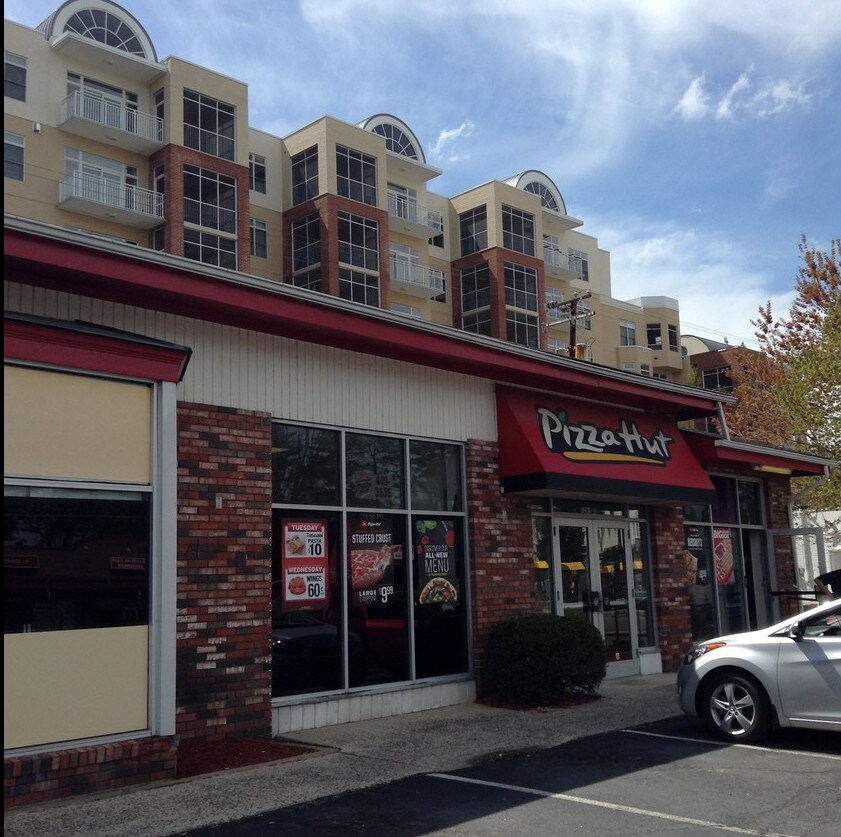 6263 Old Dominion Dr, McLean, VA 22101