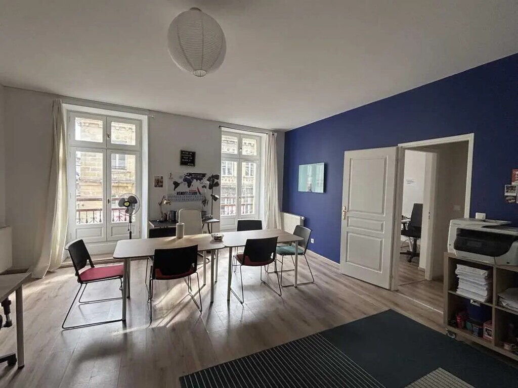 Location Bureaux 100 m² - Photo 1