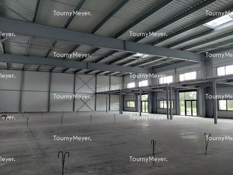 Flex in Thouaré-sur-Loire for sale - Building Photo - Image 1 of 9